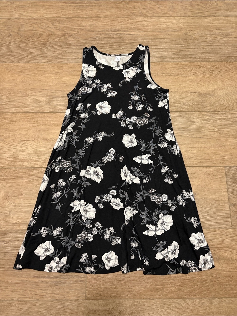 Women’s Medium Old Navy Black Floral Dress